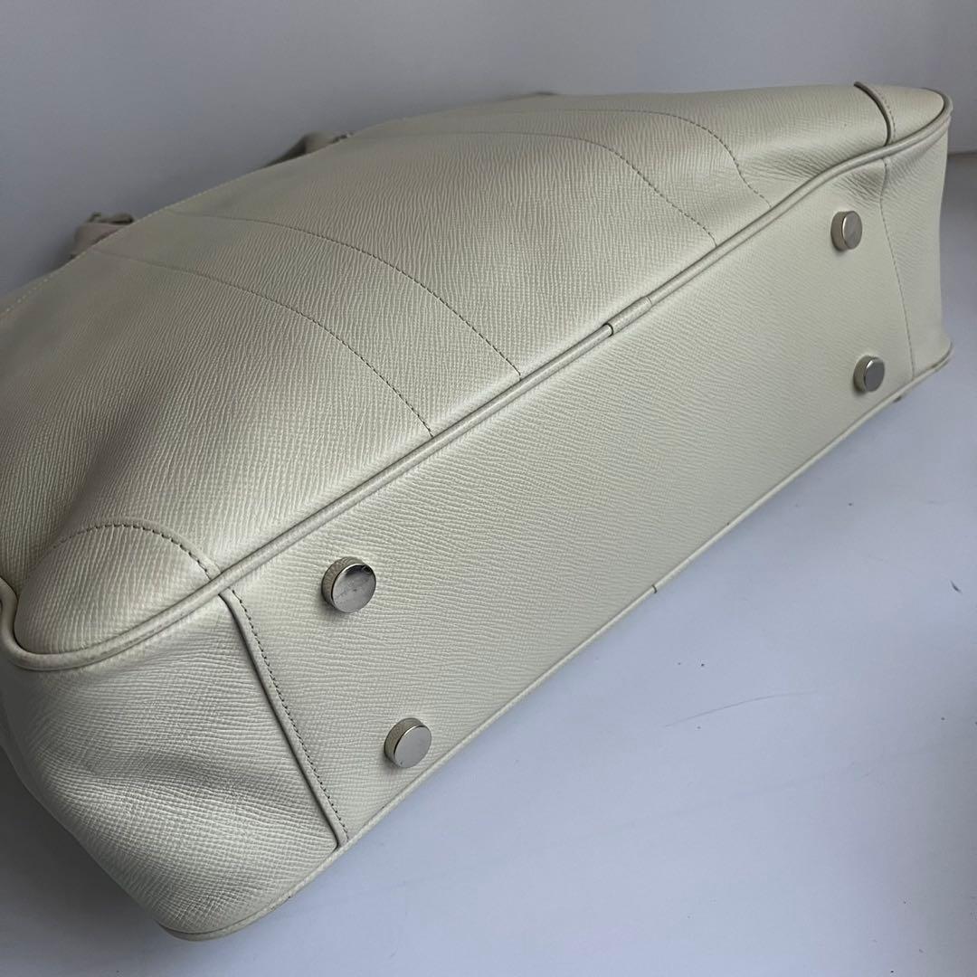 極美品✨️ GLOBE TROTTER 　ビジネスバッグ　白　ショルダー　レザー