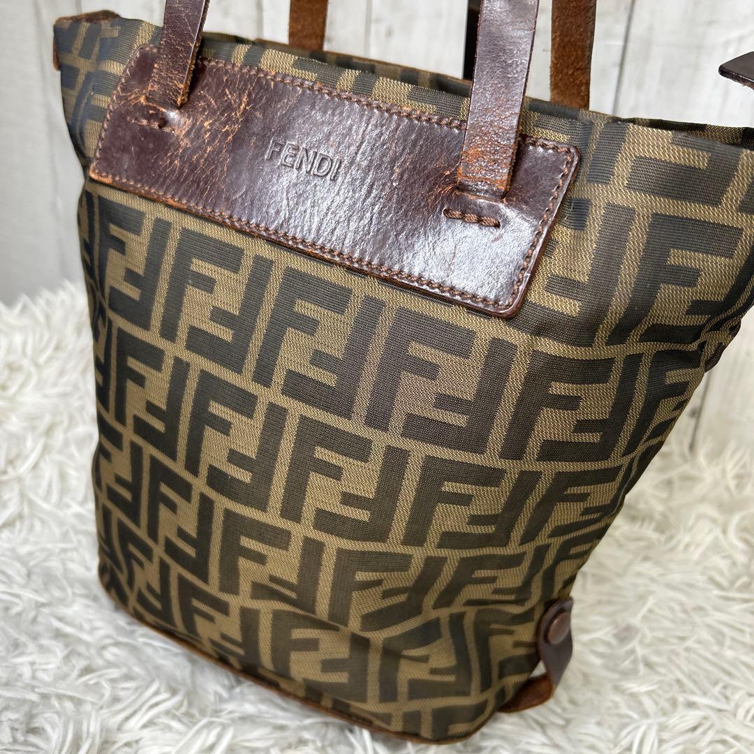 FENDI ズッカ　ロゴ　ハンドバッグ　FF ナイロン　レザー　ブラウン