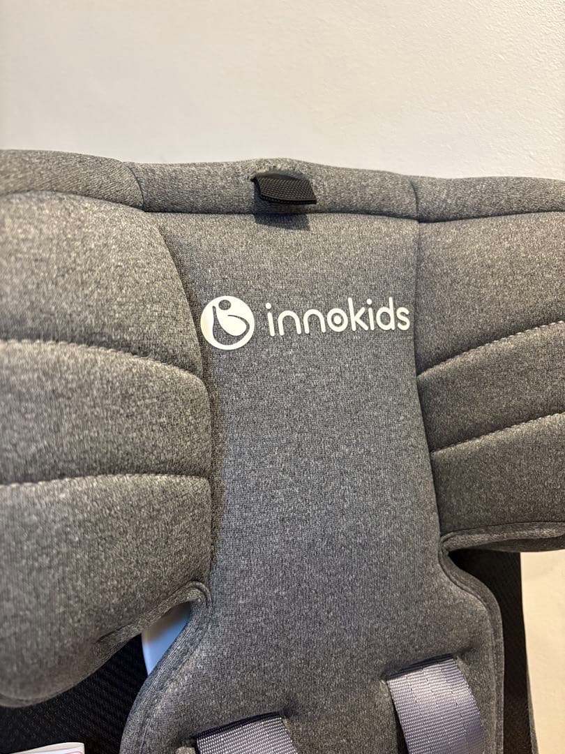 innokids チャイルドシート グレー