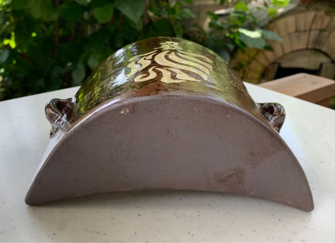 琉球陶器①双鳥(魚鷹)四言詩入白土象嵌抱瓶/②五言詩唐・