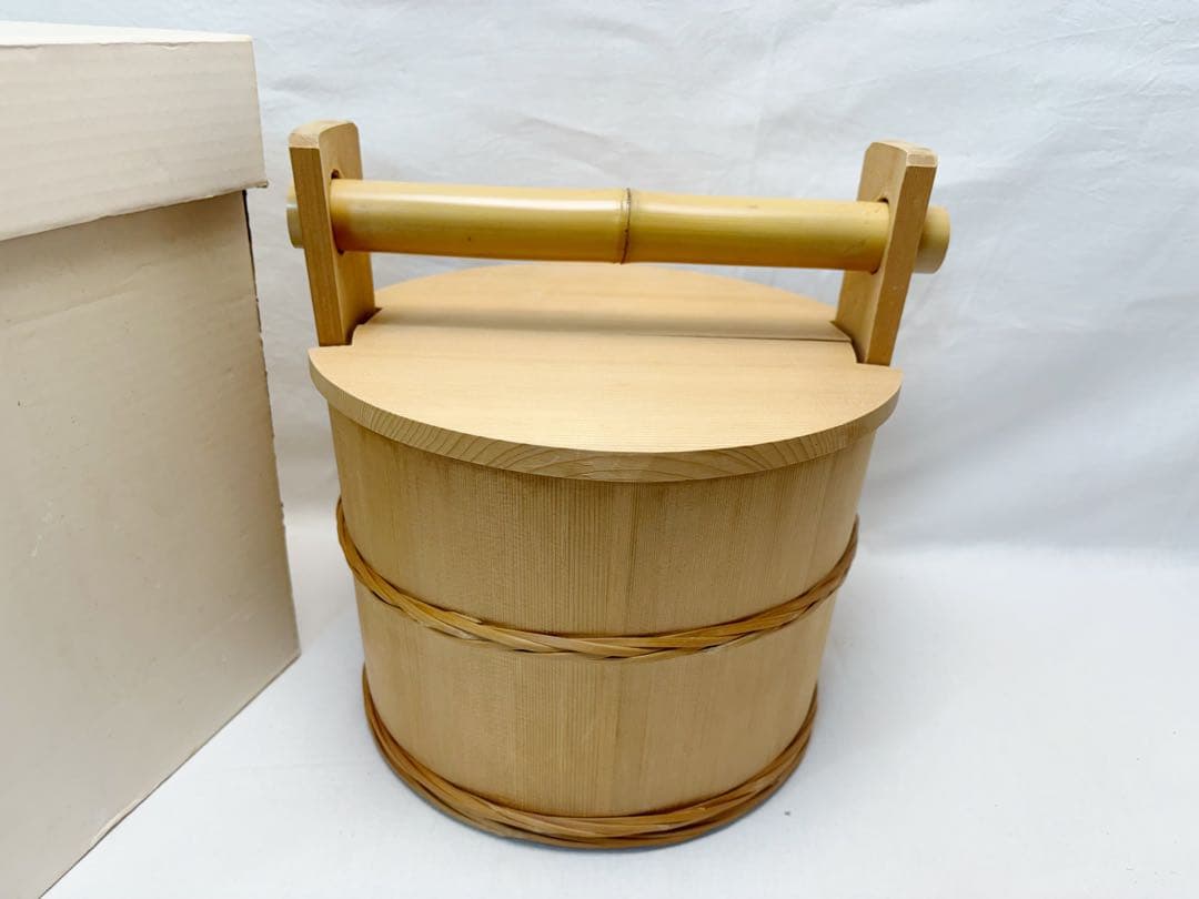 ほぼ未使用 茶道具 水張桶 手桶水指 木地 割蓋付き 水屋道具 茶事 木工芸元箱 ほぼ未使用 茶道具 水張桶 手桶水指 木地 割蓋付き 水