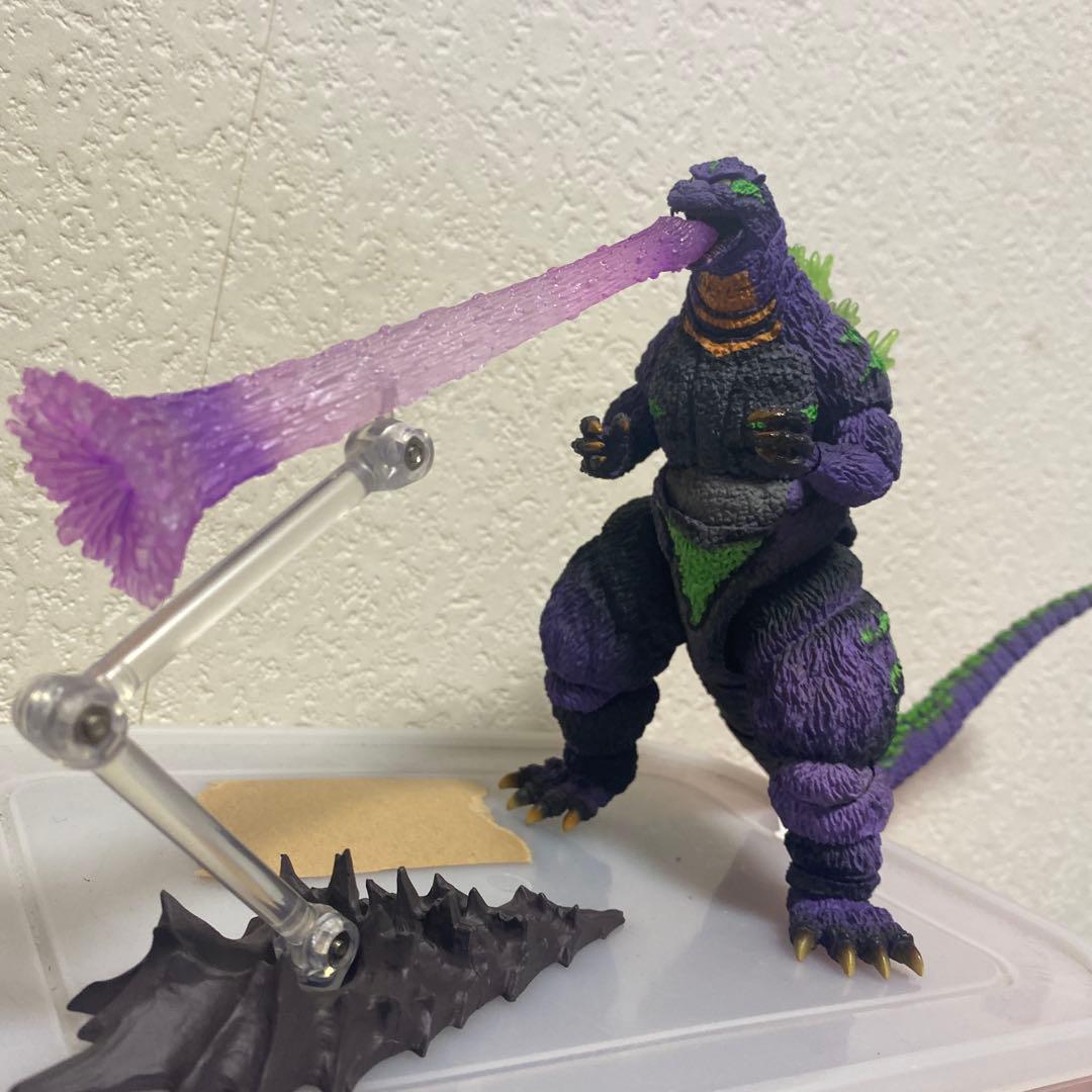S.H.MonsterArts ゴジラ feat.EVA-01