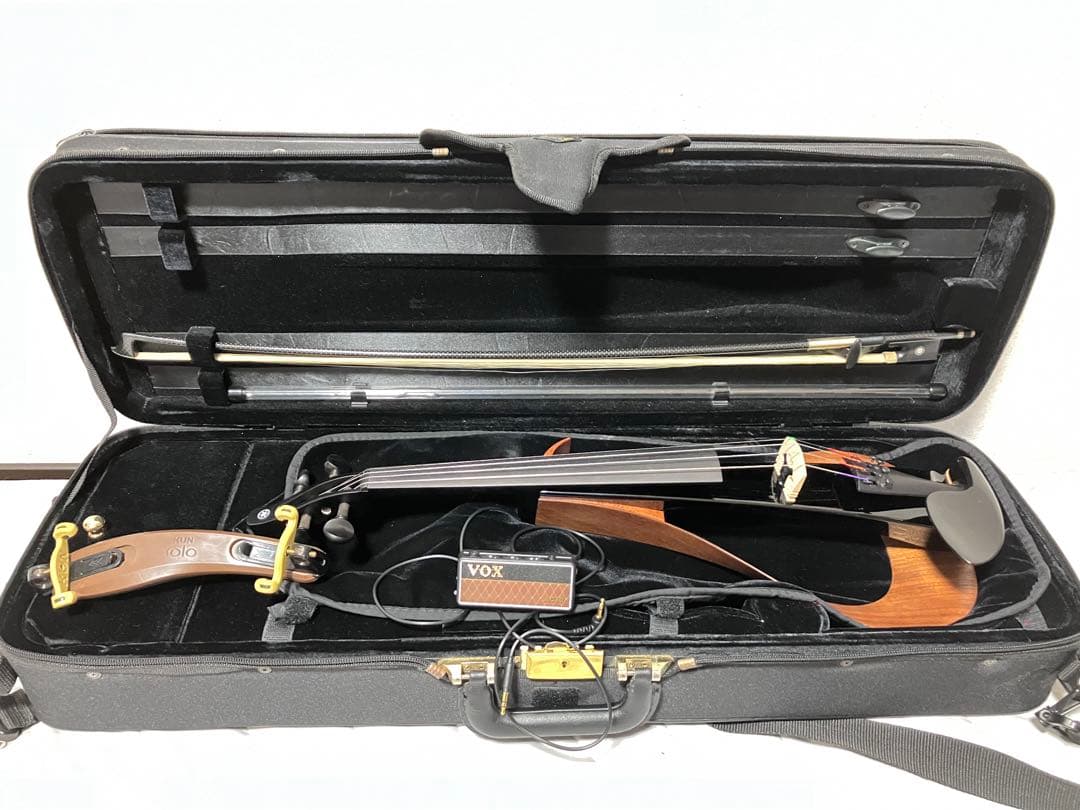 YAMAHA YEV104 エレクトリックバイオリン　カーボン弓肩当てアンプ付き