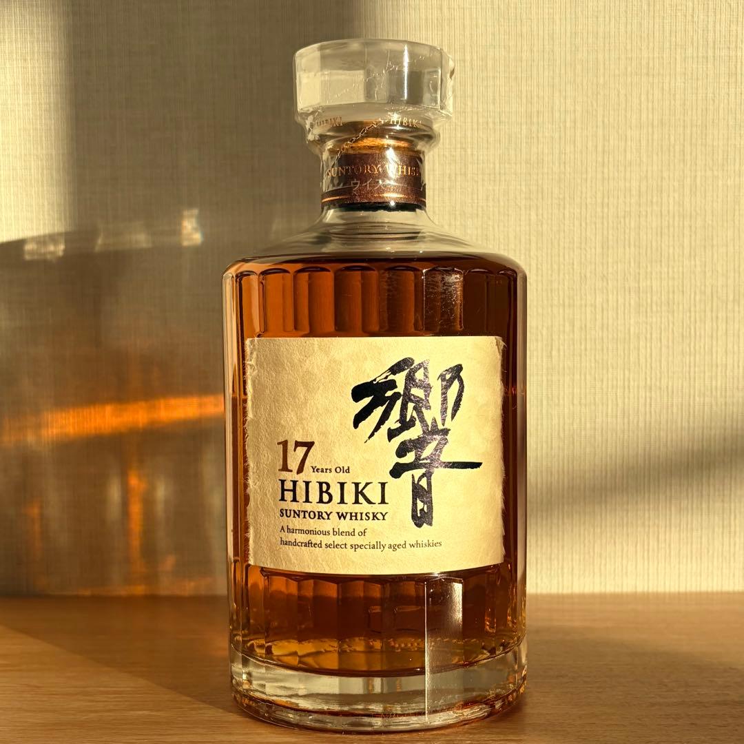HAKU　Hibiki 響 17年 700ml 43% HAKU Hibiki 響 17年 700ml 43% Hibiki 17 year old Blended Whisky