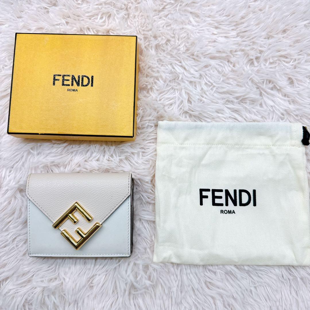 極美品 現行✨フェンディ FFダイヤモンド バイカラー 三つ折り財布 レザー