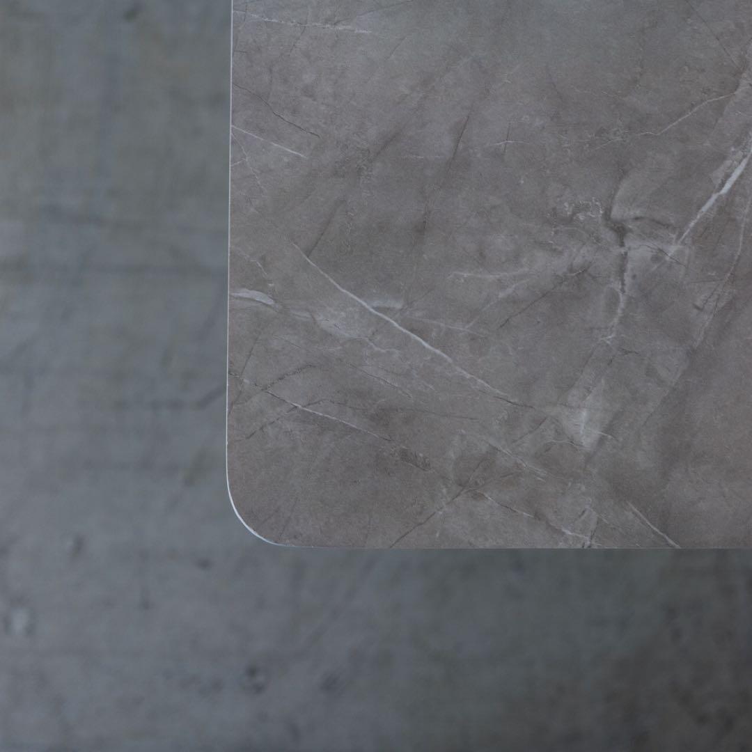 ダイニングテーブル　大理石調