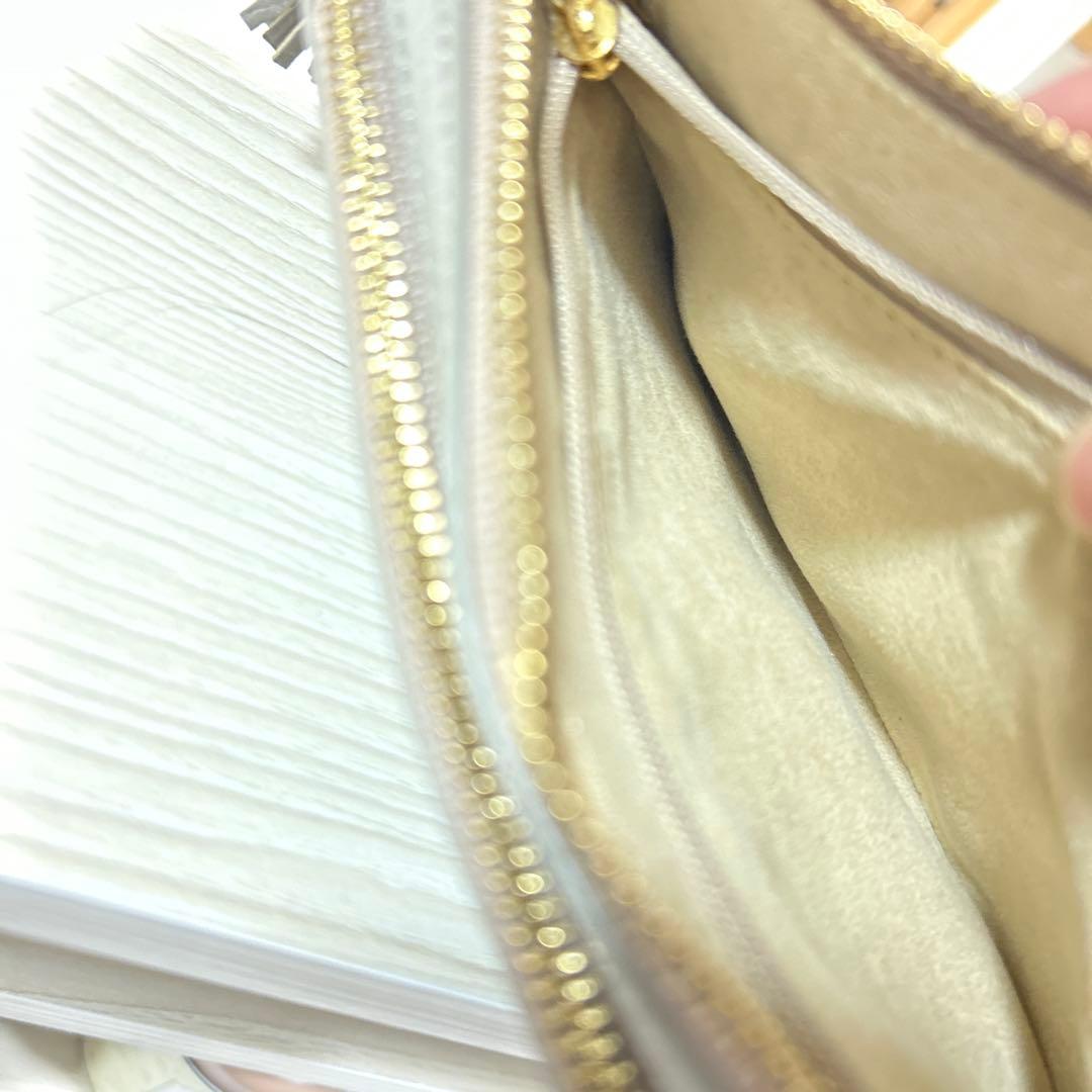 ATAO アタオアミュレット　グレー レザー ショルダーバッグ タッセル付き