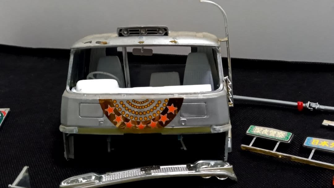 デコトラ　ジャンク品、パーツ・ステッカー詰め合わせ