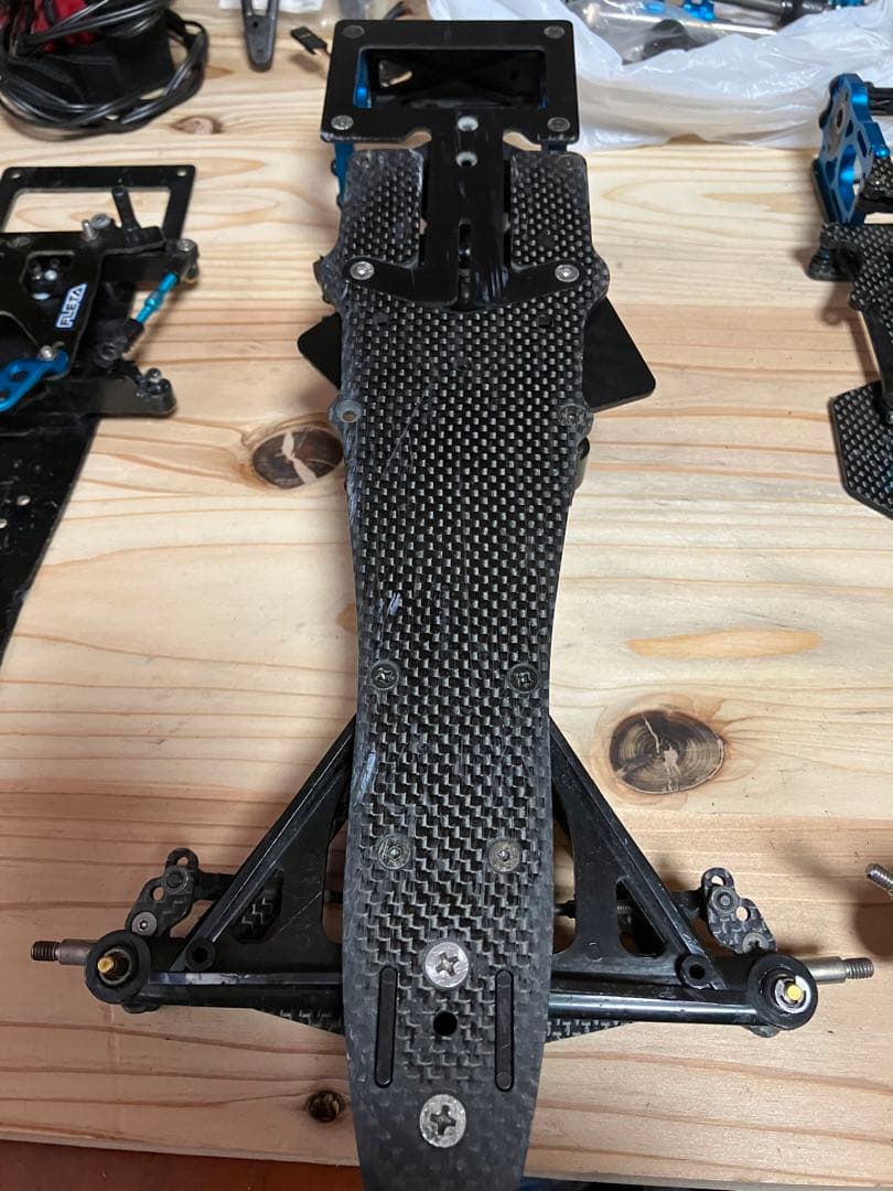 タミヤ、サーパントカーボンファイバーF1ラジコンシャーシセット