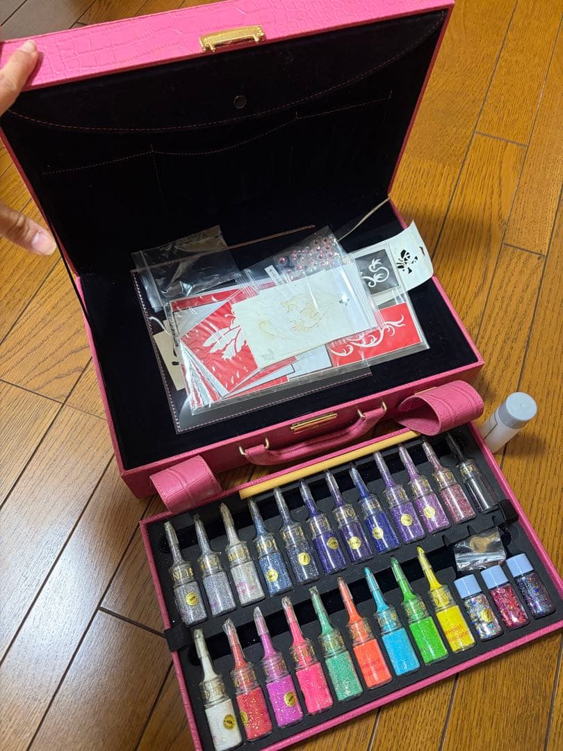 美品 48色以上 ボディジュエリー多色グリッターセット ケース付き