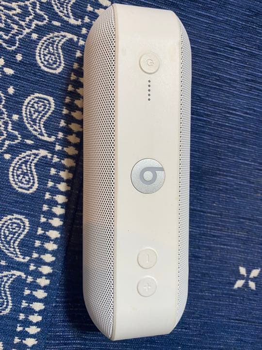 ビーツピルプラス ホワイト Amazon.co.jp: Beats Pill+ ポータブル