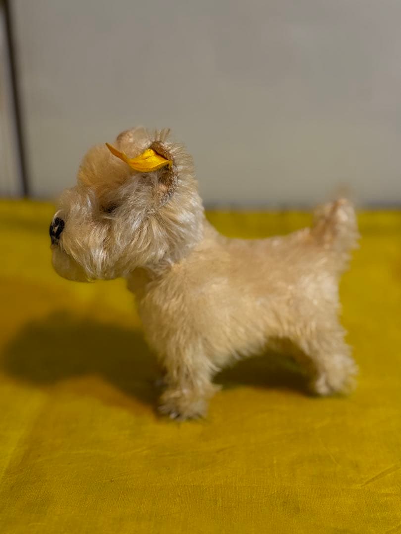 シュタイフのウエスティのぬいぐるみ