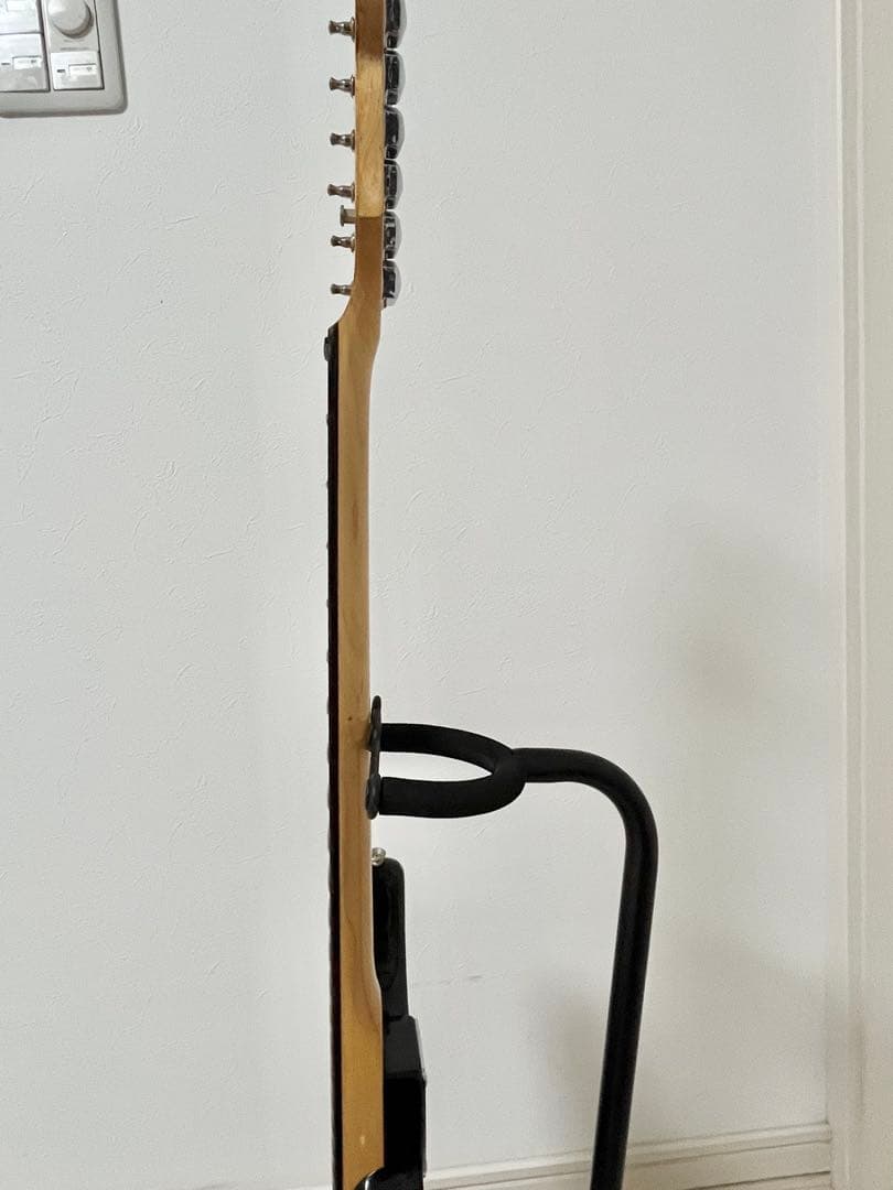 ストラトキャスタータイプ　ブラック(未使用弦6本セット付き)