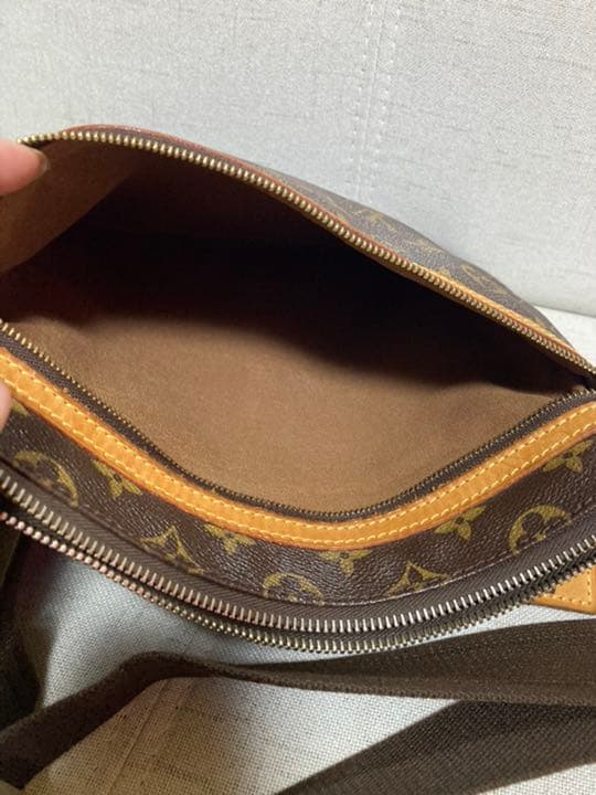 ＊ルイヴィトン＊モノグラム柄斜め掛けバッグ