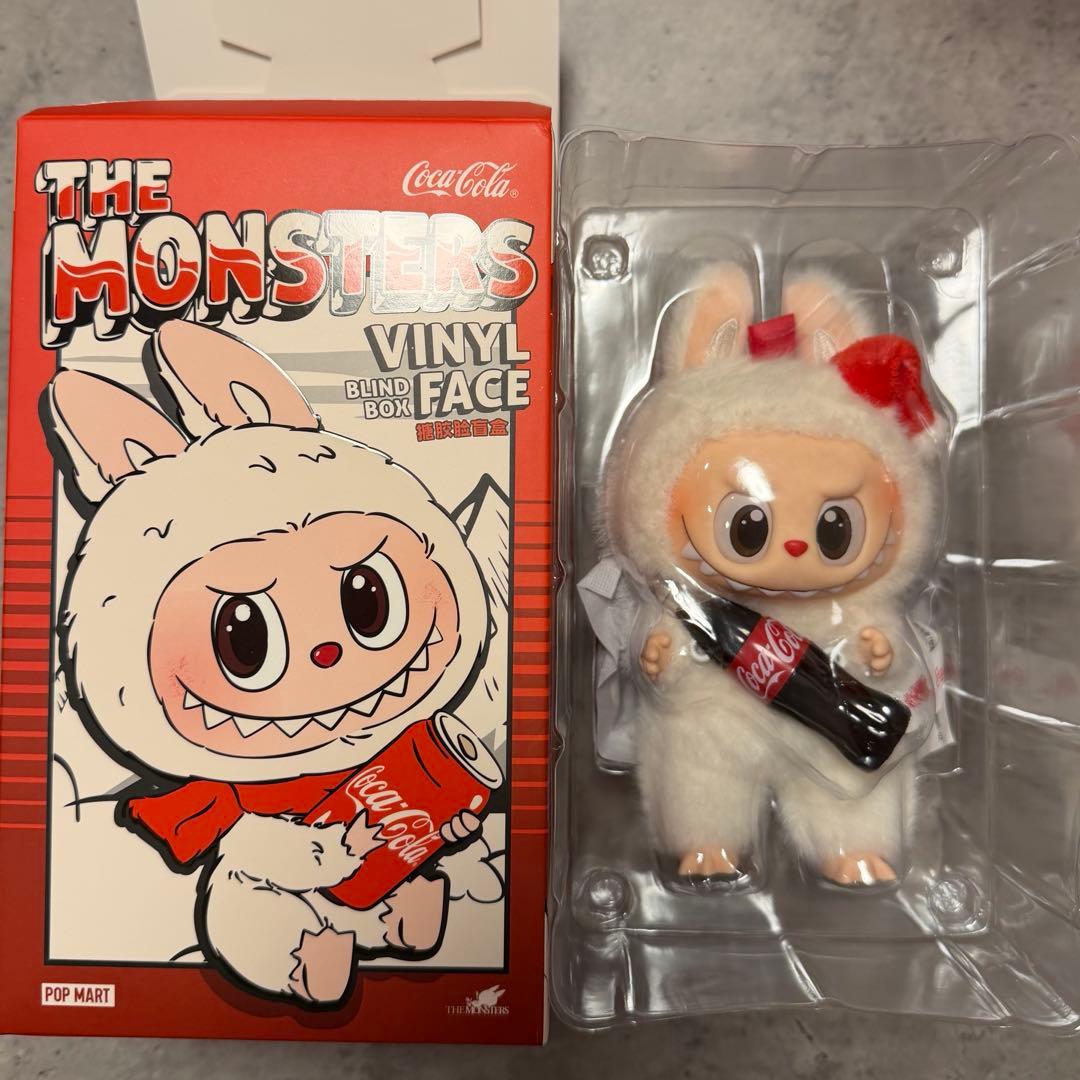 マルシィ Flavors ぬいぐるみ 心の奥に潜む怪獣 マルシィの屋外広告を