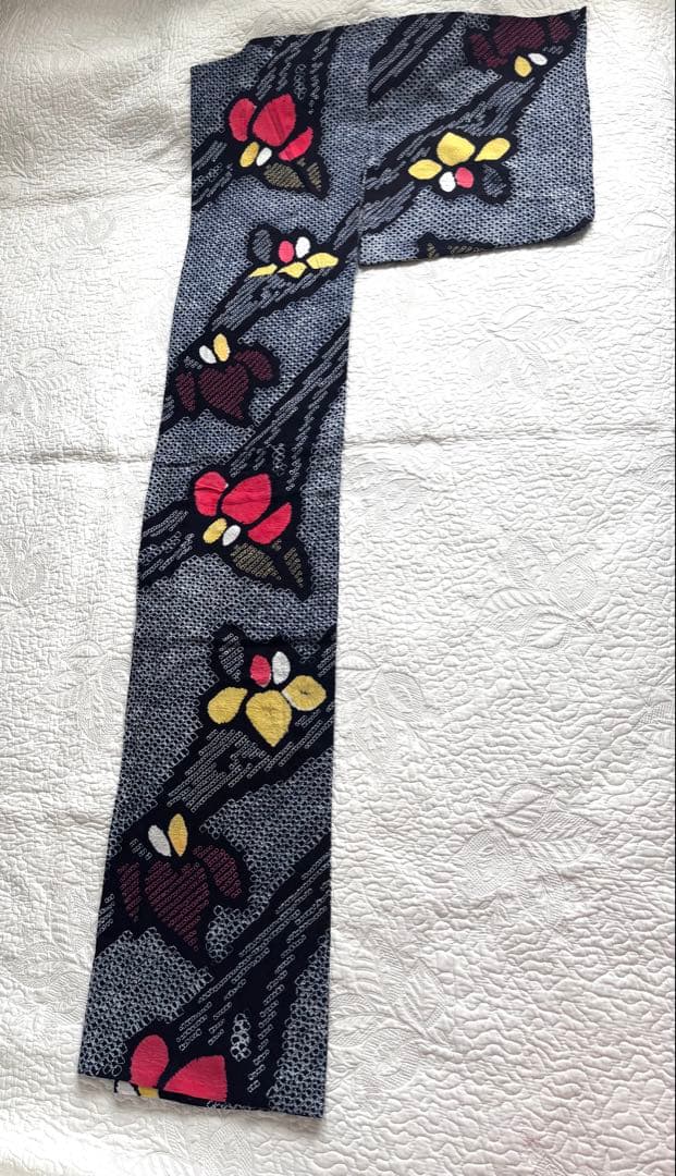 粋な大人の浴衣 高身長の方にも ◆ 有松絞り 舞花文 華麗な洋花の柄