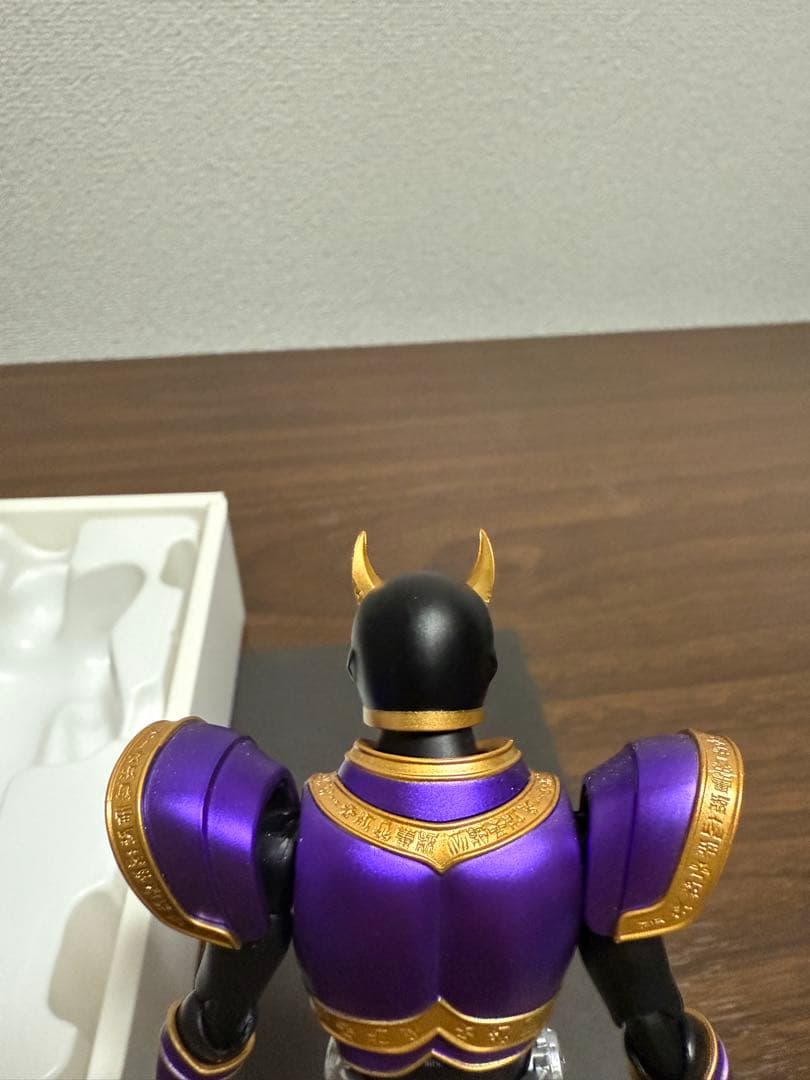 真骨彫　仮面ライダークウガ　ライジングタイタン