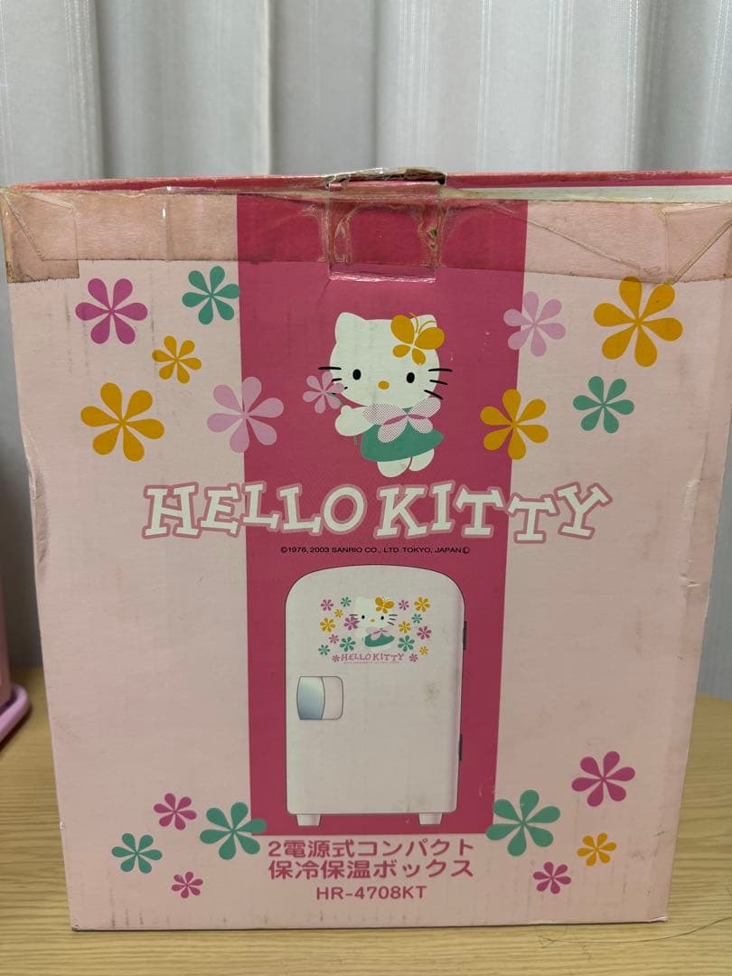 ハローキティミニ冷温庫 - メルカリ