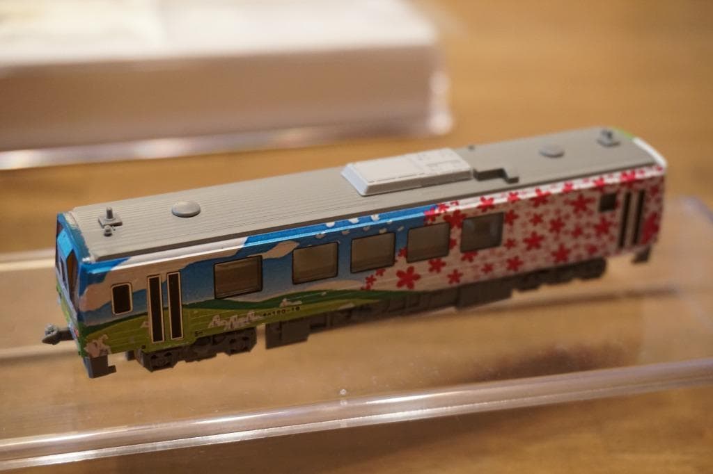 TOMIX製 キハ120系 美祢線 「美祢号ラッピング車両」 M車