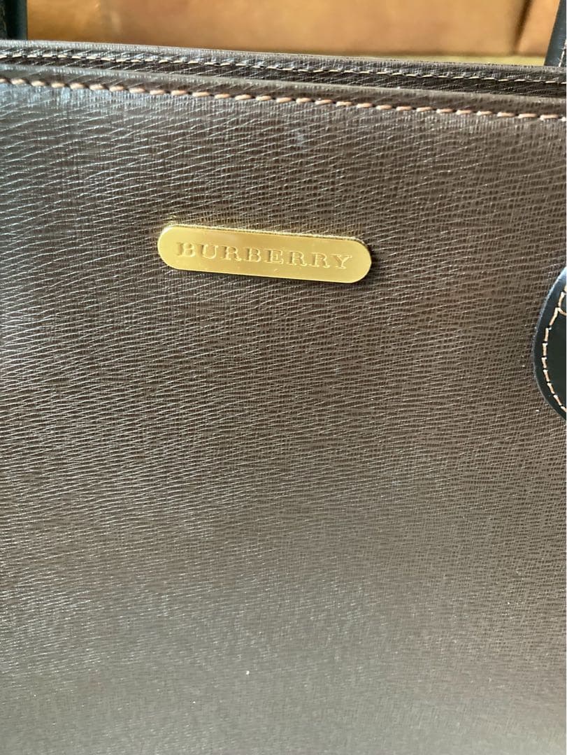BURBERRYバーバリーレザーハンドバック