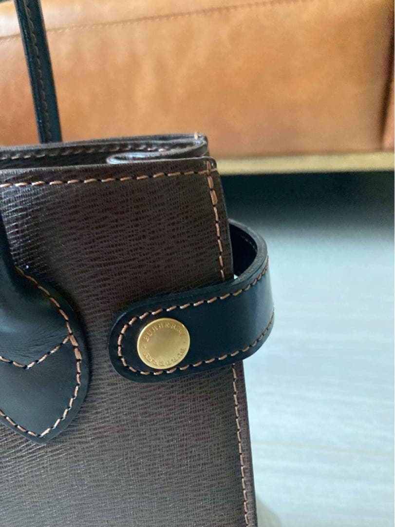 BURBERRYバーバリーレザーハンドバック