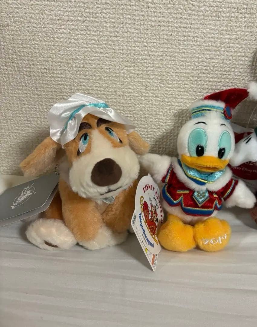 タグ付き新品　ミッキー　ナナ　ドナルド　クリスマス　ぬいば　ぬいぐるみバッジ