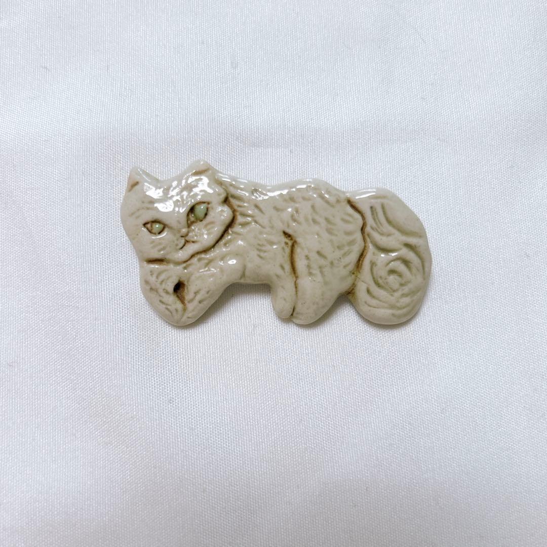 小菅幸子さん ブローチ - メルカリ