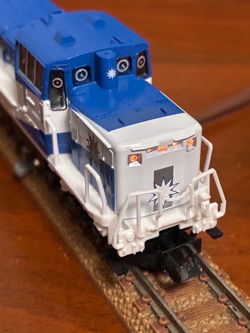 け*し様 DE15 ディーゼル機関車 奥出雲おろち号カラー　ライト点灯動力動作確