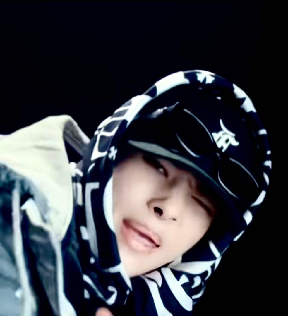 クロムハーツ　シルク　スカーフ　入手困難 【未使用近い】【最安値】【早い者勝ち】