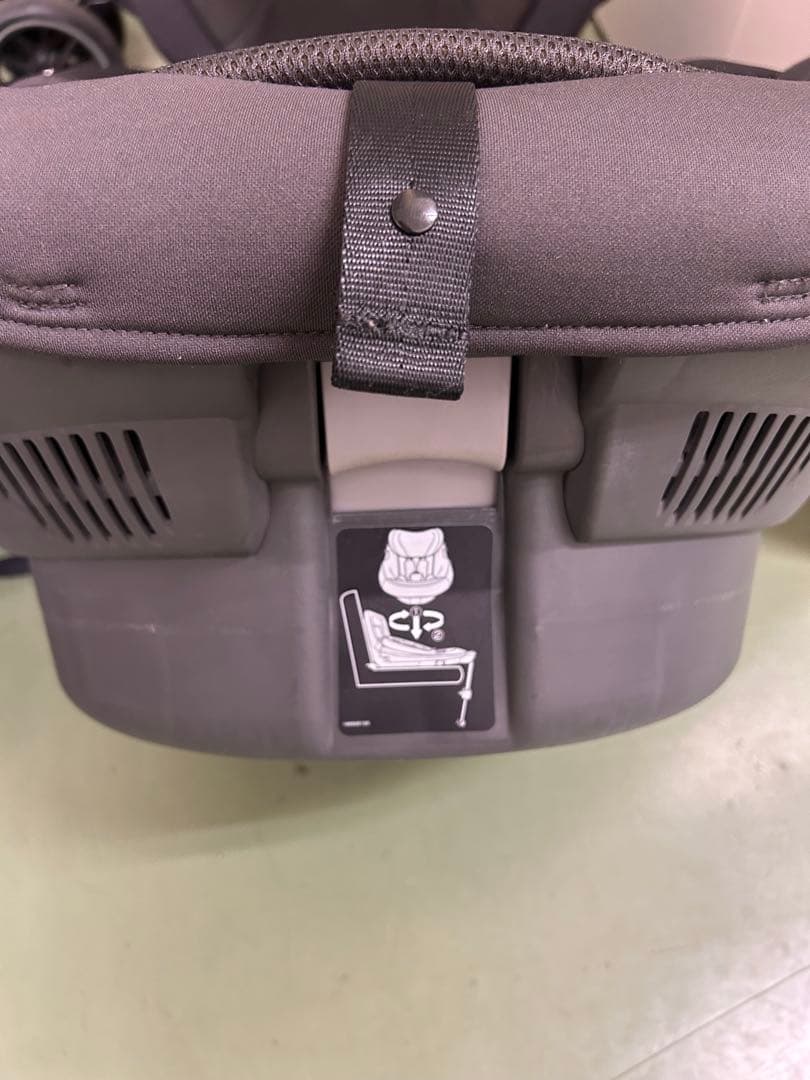 Combi チャイルドシート グレー