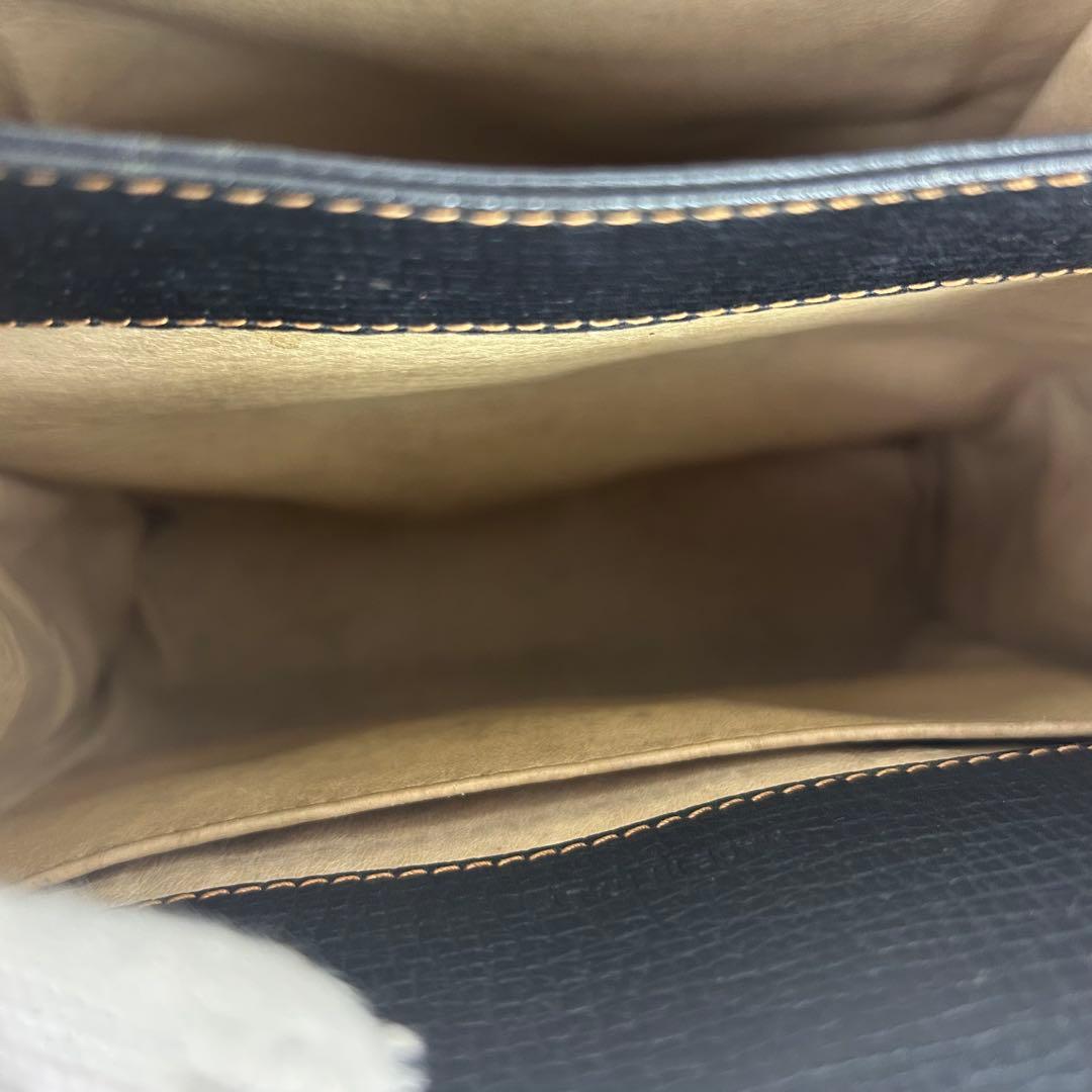 美品 ロエベ レザー ショルダーバッグ ターンロック ロゴ型押し 黒