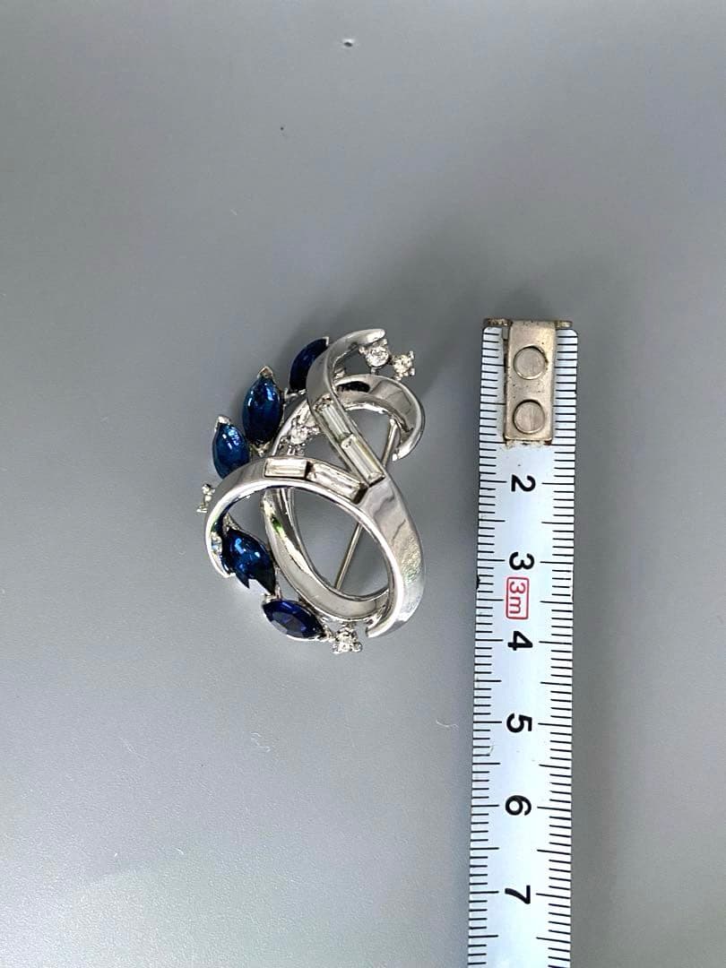 lotuscloud 2524⭐️TRIFARI トリファリヴィンテージブローチの通販は