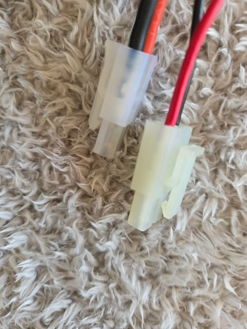 Hitec X2 Vertical Compact 2 充電器