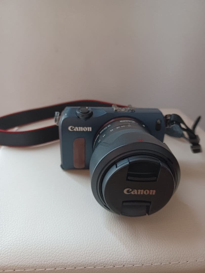 Canon EOS M ミラーレス一眼 カメラ　(ジャンク) Canon(キャノン) ミラーレス一眼カメラ EOS M｜トレファクONLINE