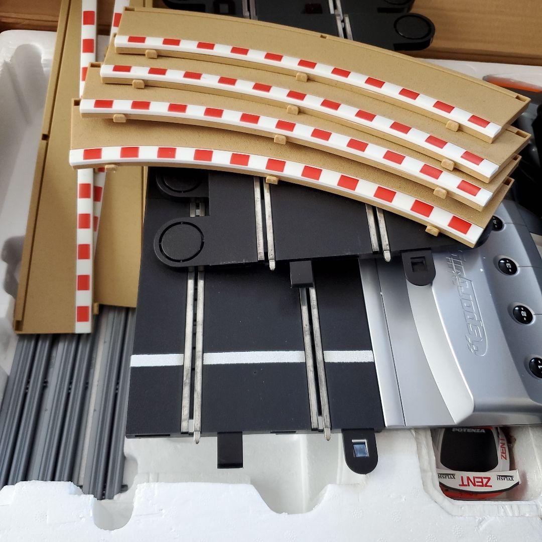 Scalextric QuattroX レーンチェンジチャレンジセット