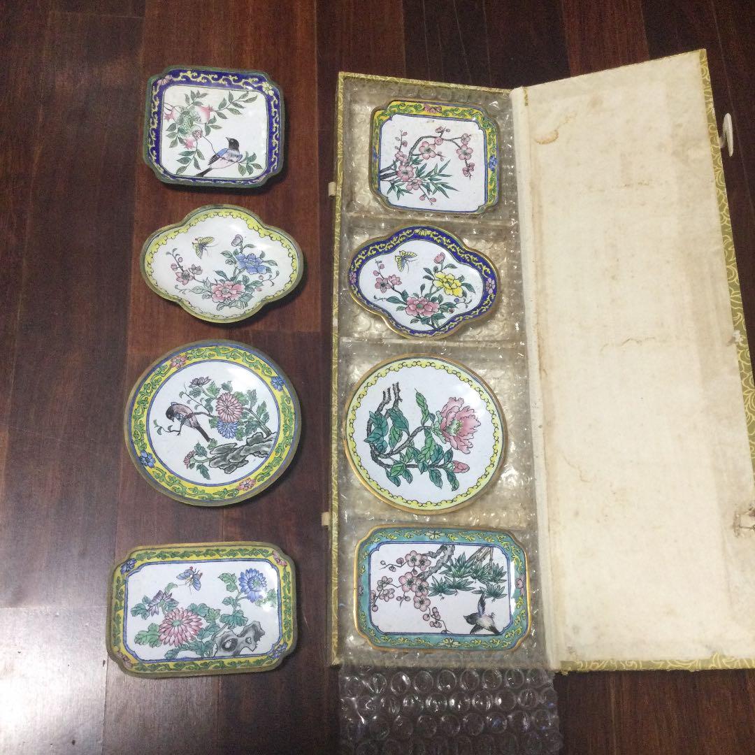 古い中国七宝焼の小皿8点、オリジナル箱付き 古い中国七宝焼の小皿8点、オリジナル箱付きの通販はau PAY マーケット