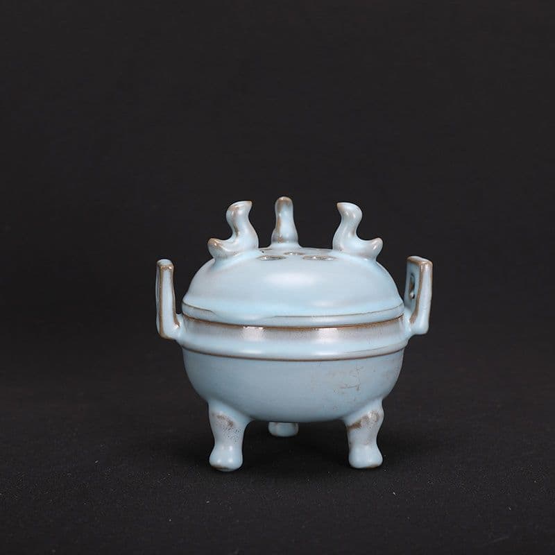 宋汝窯天青色三鳳鳥香炉 景徳鎮 陶磁器 装飾品 現代工芸品 美術品 置物 宋汝窯天青色三鳳鳥香炉 景徳鎮 陶磁器 装飾品 現代工芸品 美術品 置物