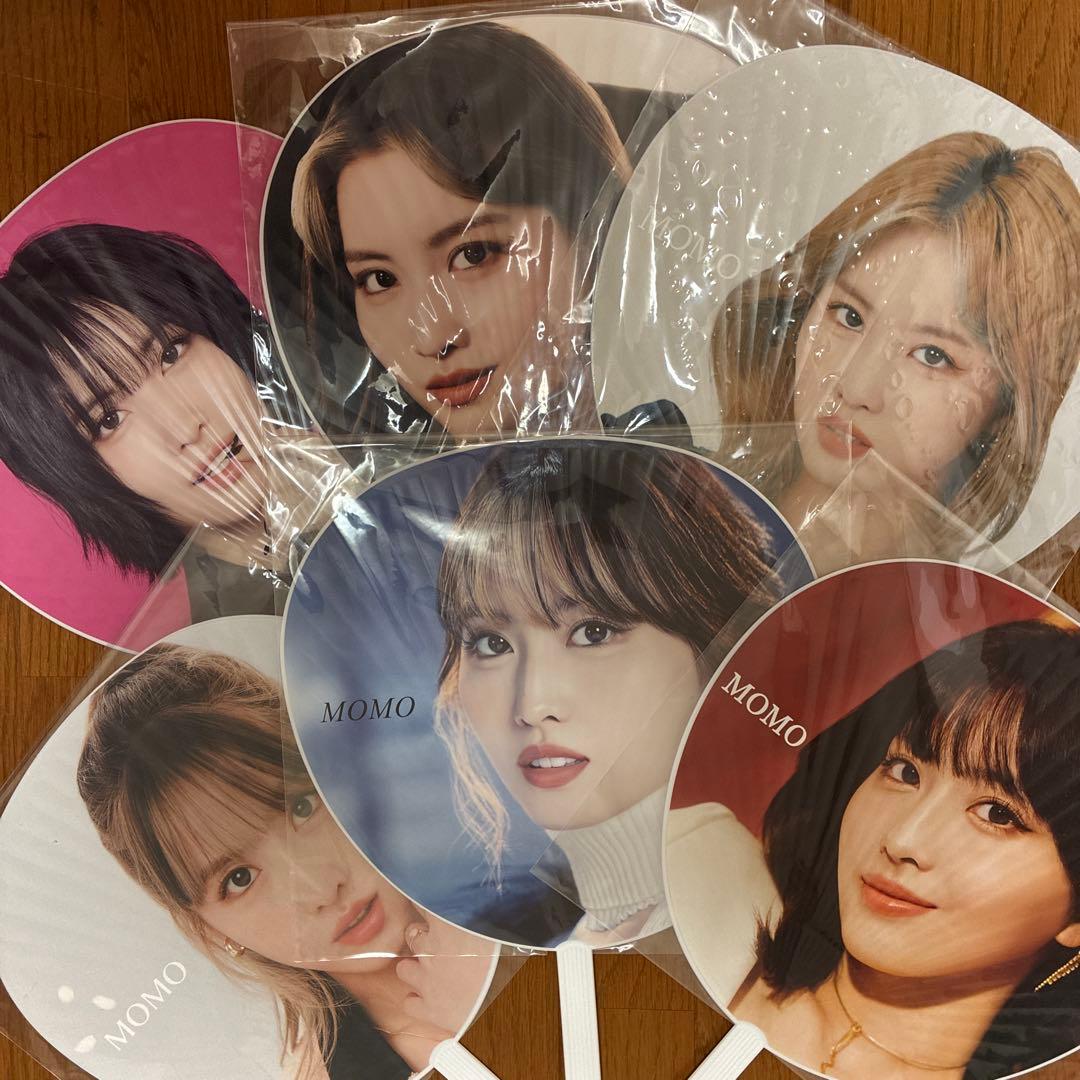 TWICEモモうちわセット - メルカリ