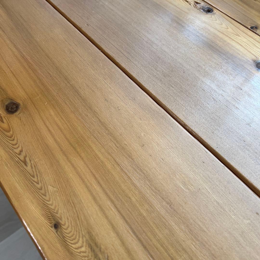 ナチュラルウッドの木製デスク