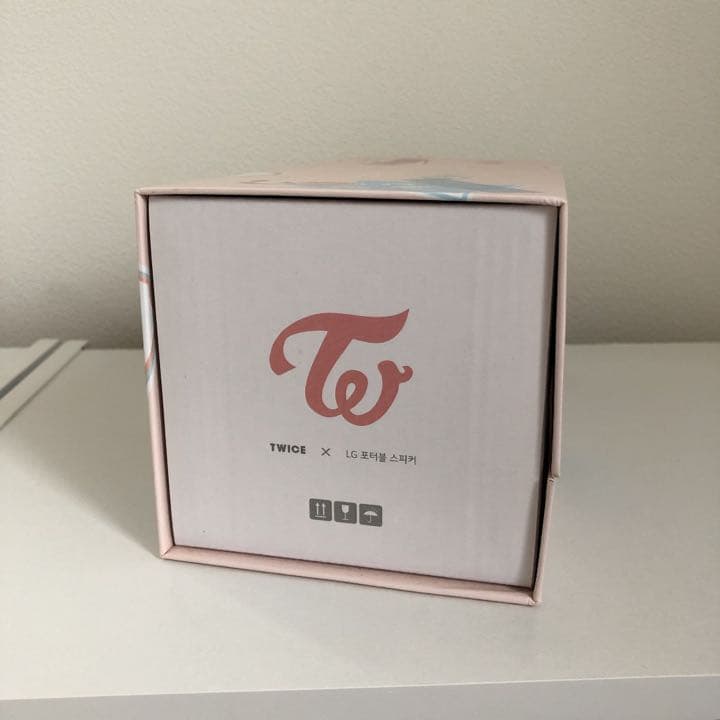 世界3000台限定　TWICE LGコラボ Bluetoothスピーカー