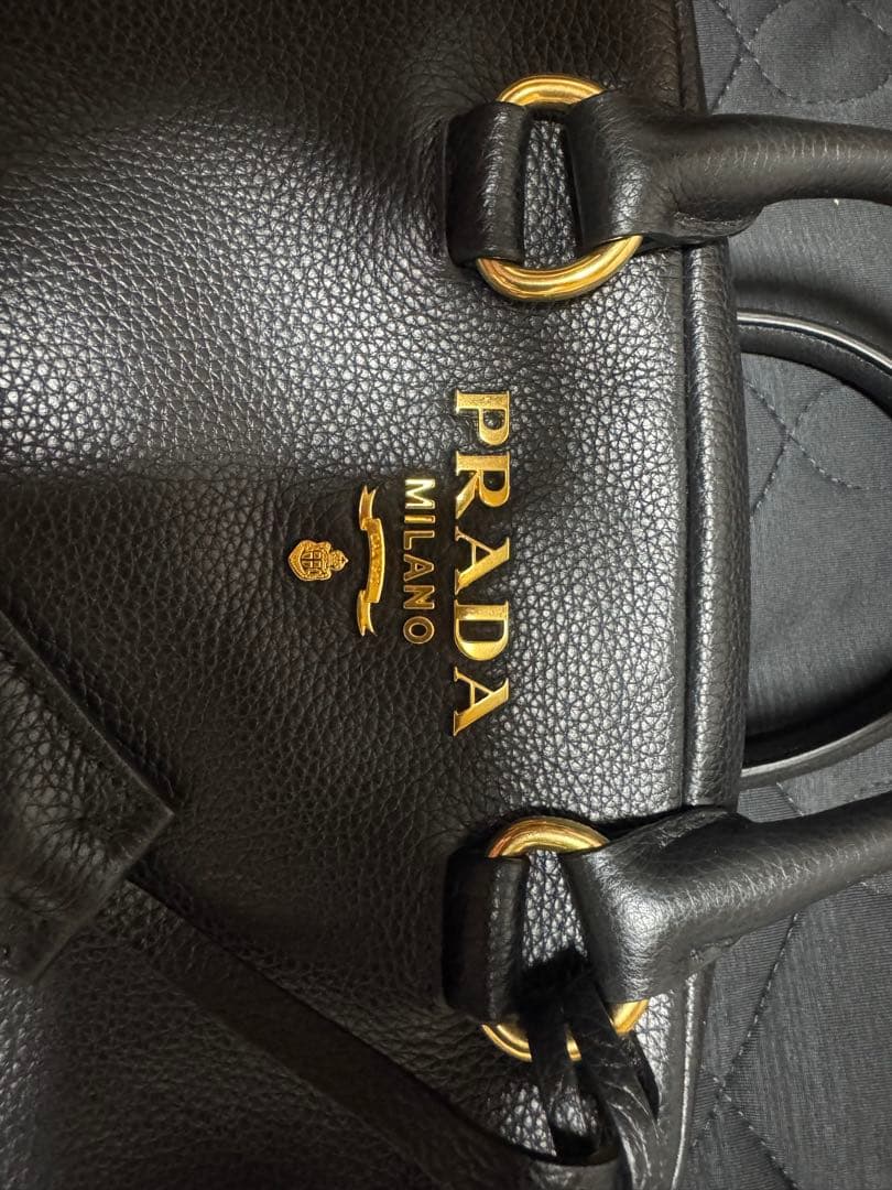 PRADA 黒 レザー ハンドバッグ