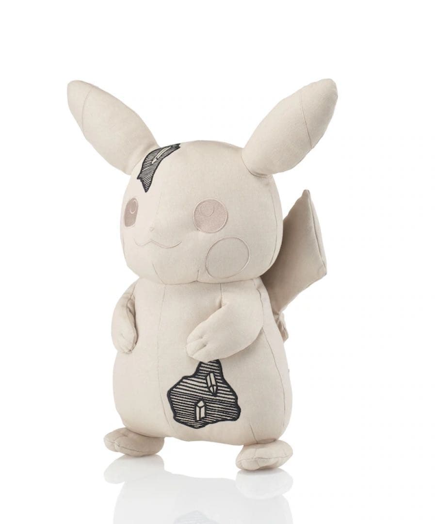 ラージ Daniel Arsham×Pokemon plush Pikachu