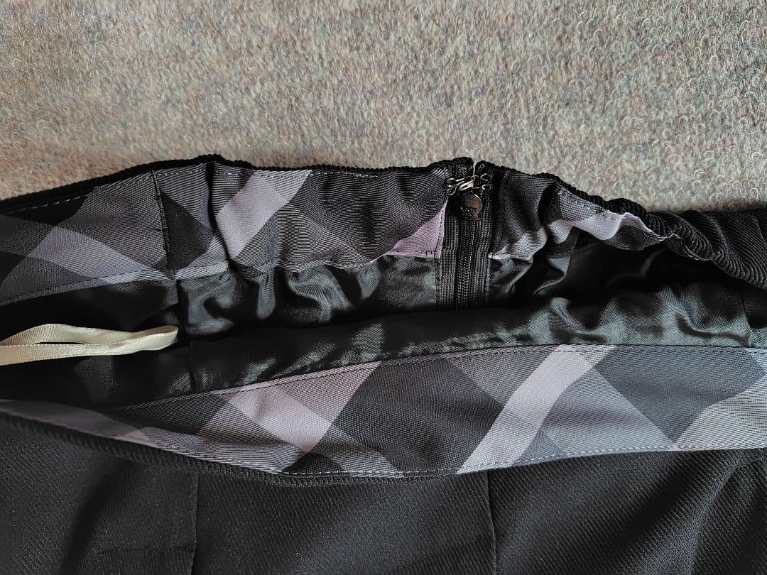 新品　ブルーレーベルクレストブリッジ　カルゼタックスカート　38　黒30800円