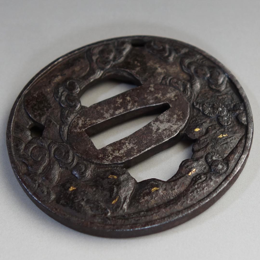 【 銅象嵌 岩窟賢人巻物図鍔 】 鍔 鐔 鉄地 刀装具 日本刀 武具 骨董