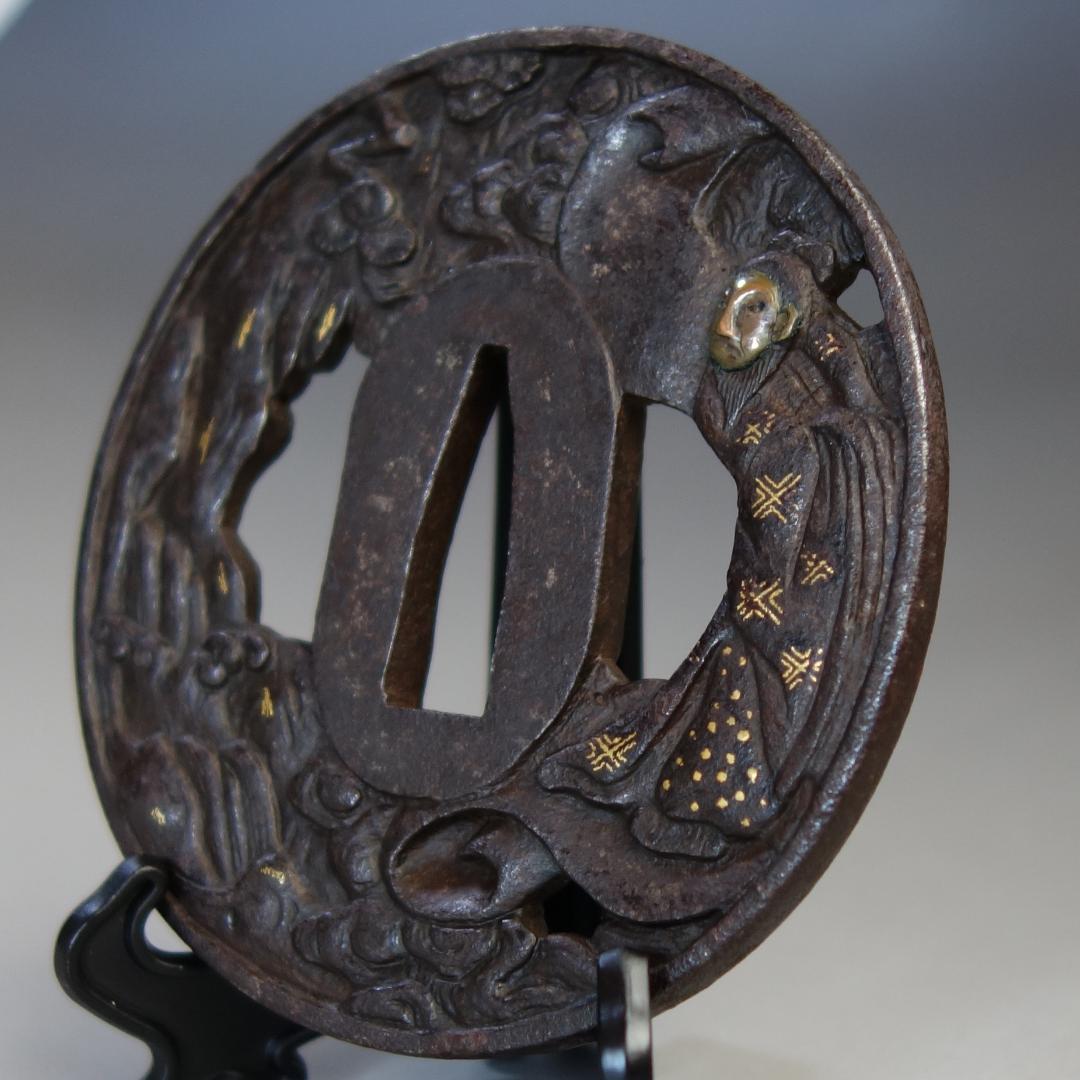 【 銅象嵌 岩窟賢人巻物図鍔 】 鍔 鐔 鉄地 刀装具 日本刀 武具 骨董