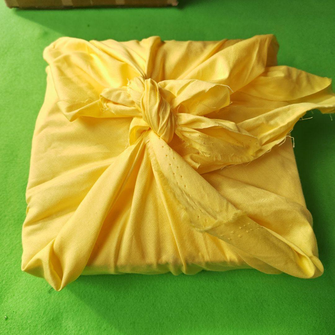 レア、日本画家平山郁夫先生との高倉健さんとのコラボ作品 陶器製仏像 蓮の上に座る