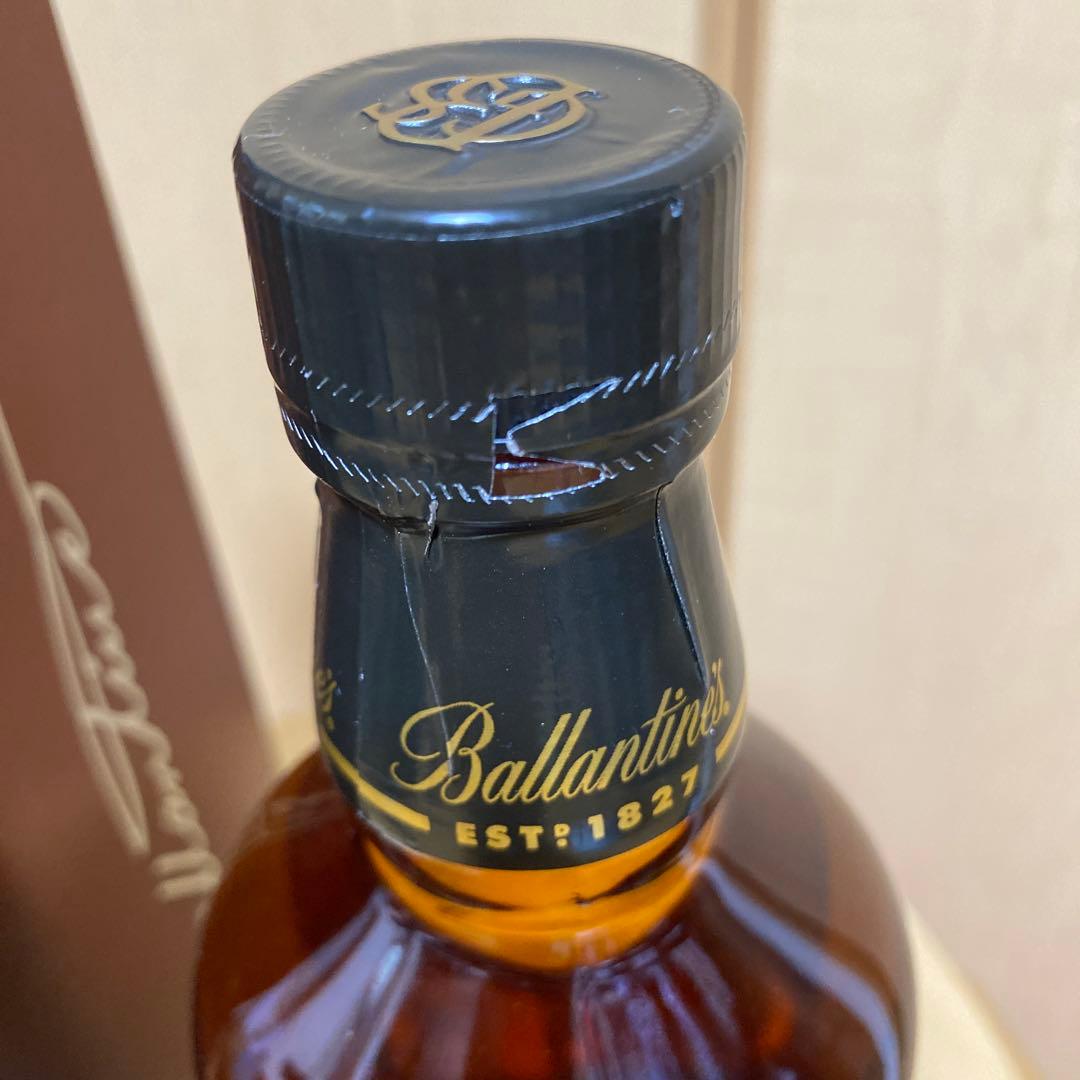 バランタイン12年 丸ボトル バランタイン12年の終売の理由は？ 似て