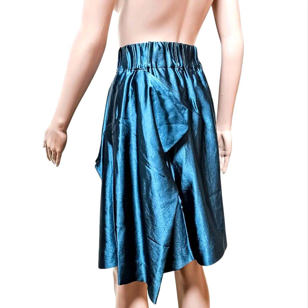 美品 ヴィヴィアンウエストウッド フレアスカート サテン 個性的 1033