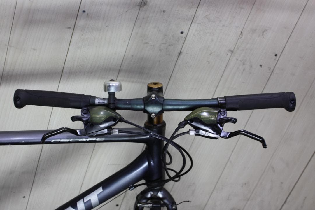 GIANT ESCAPE R3 700C アルミ 24速 470mmグレークロス