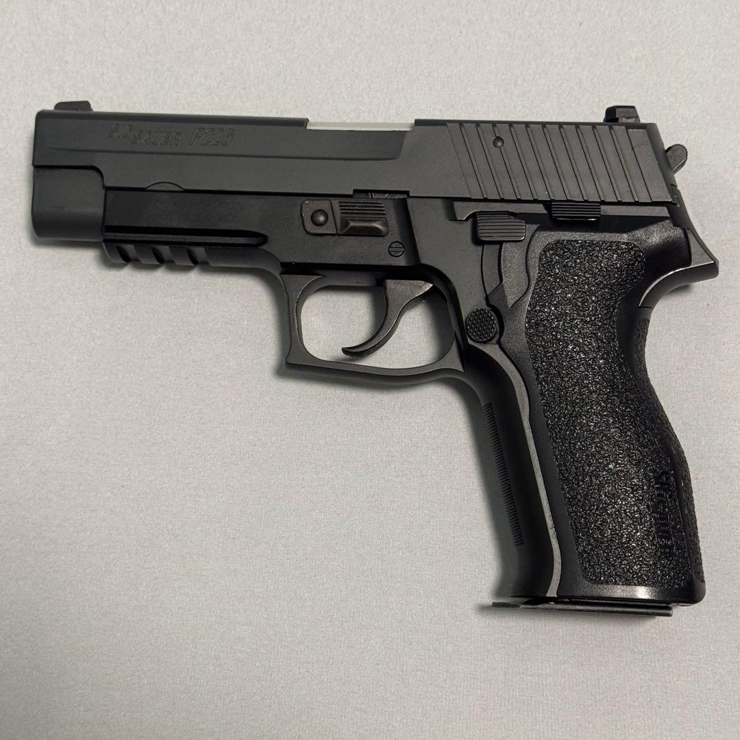 東京マルイ　SIG P226e2 カスタム品 マガジン付